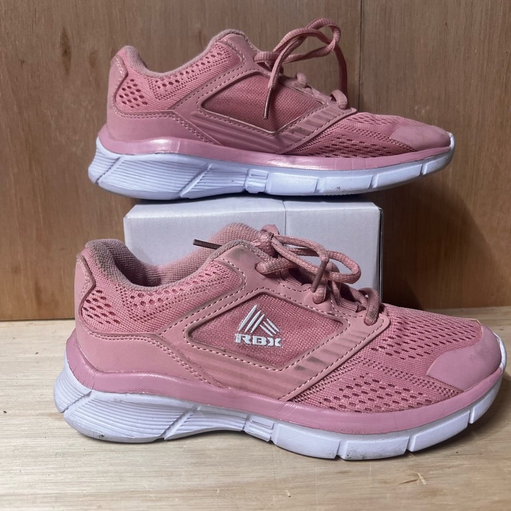Girls Pink Reebox Sneakers Shoes size 2-2.5